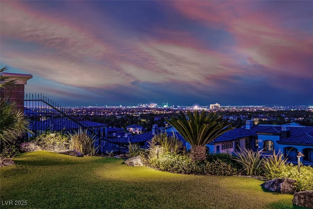 10 Olympia Outlook, Las Vegas, NV 89141