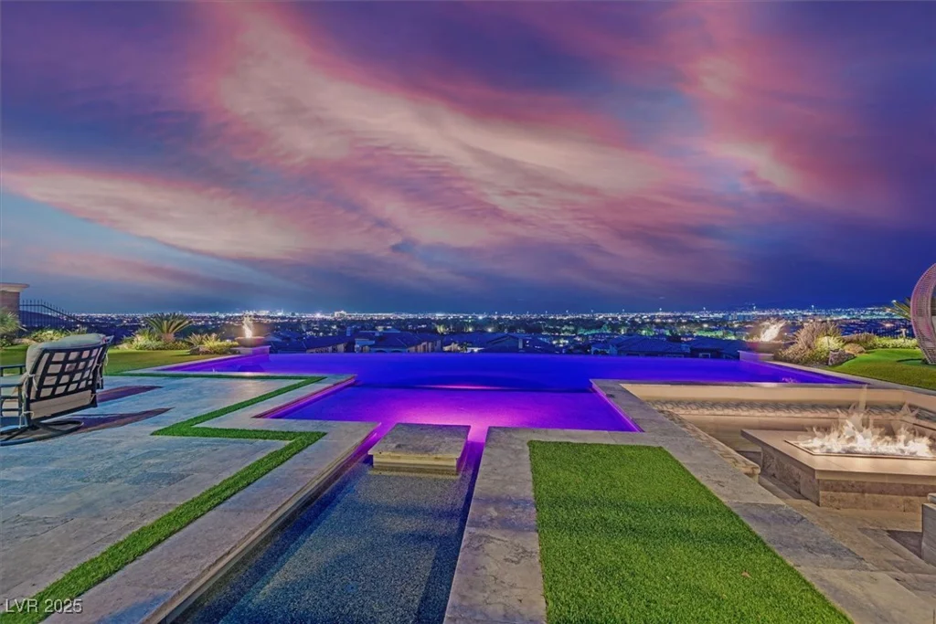 10 Olympia Outlook, Las Vegas, NV 89141