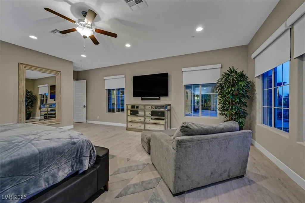 10 Olympia Outlook, Las Vegas, NV 89141