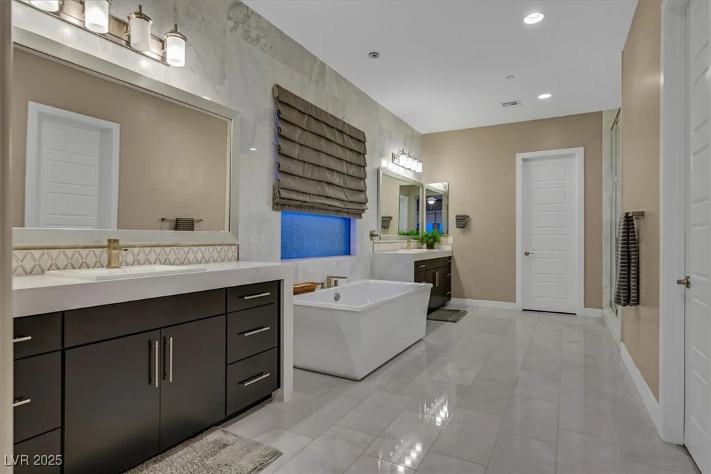 10 Olympia Outlook, Las Vegas, NV 89141