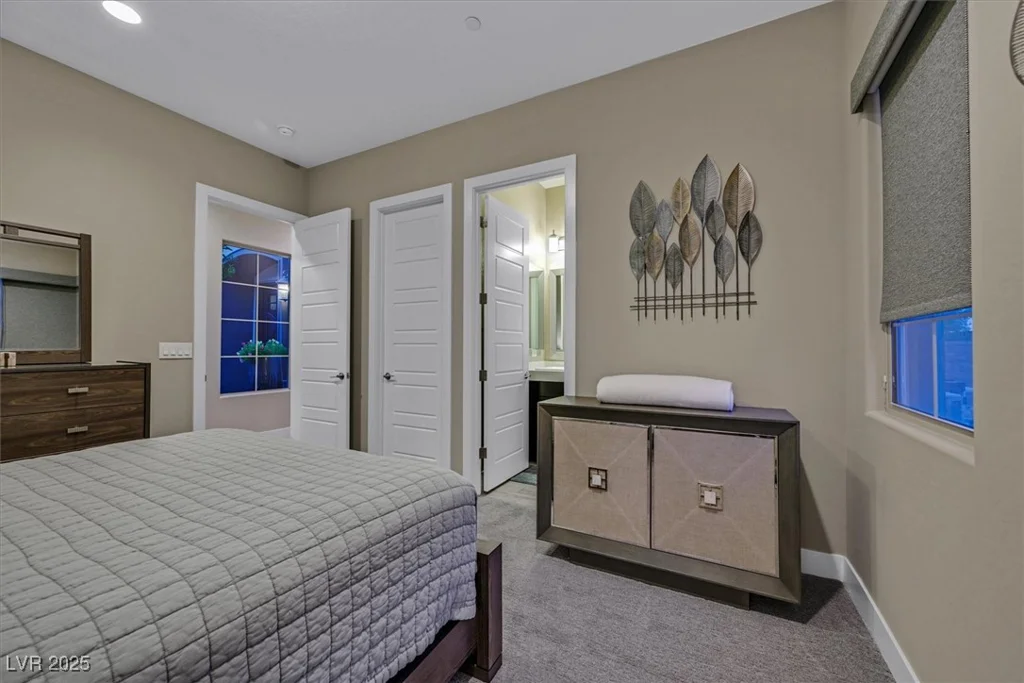 10 Olympia Outlook, Las Vegas, NV 89141