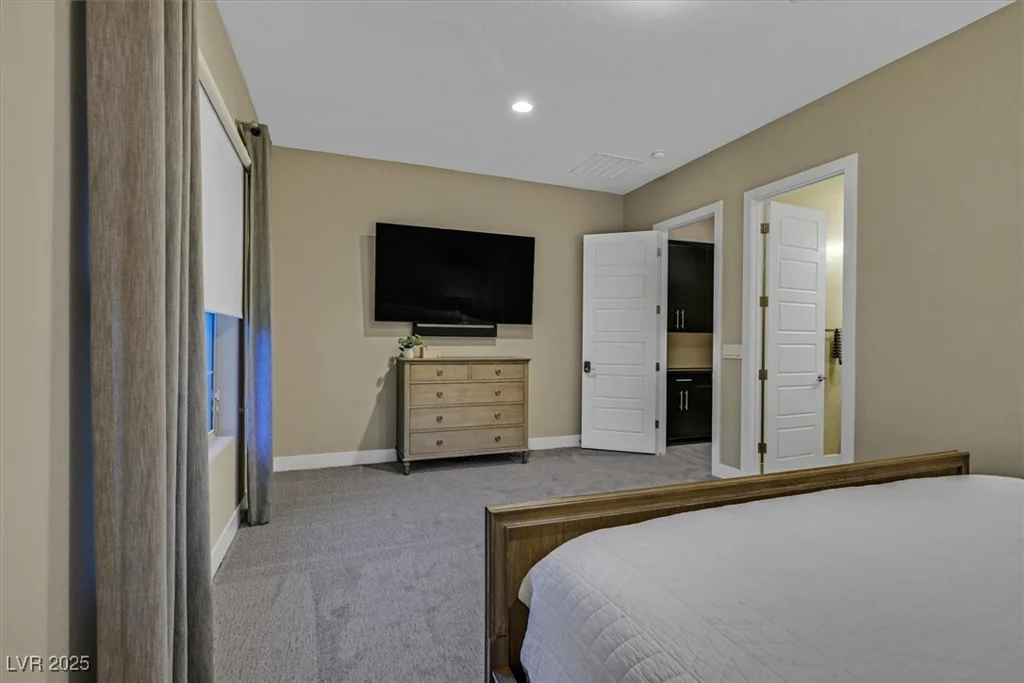 10 Olympia Outlook, Las Vegas, NV 89141