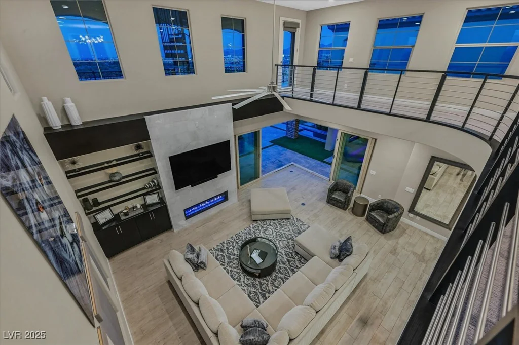 10 Olympia Outlook, Las Vegas, NV 89141