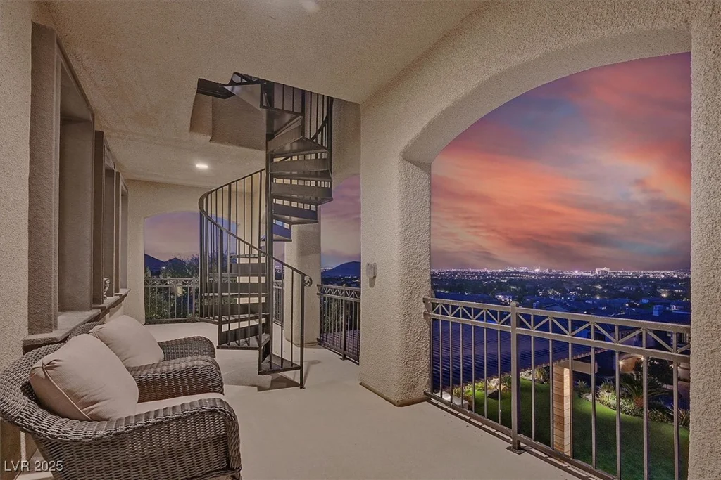 10 Olympia Outlook, Las Vegas, NV 89141