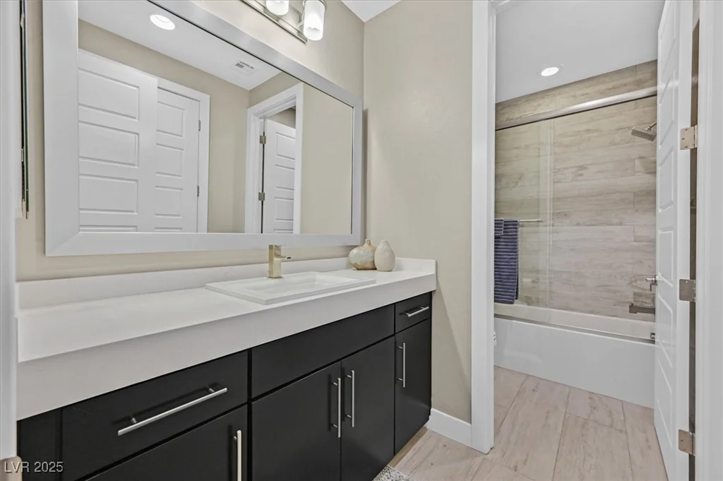10 Olympia Outlook, Las Vegas, NV 89141