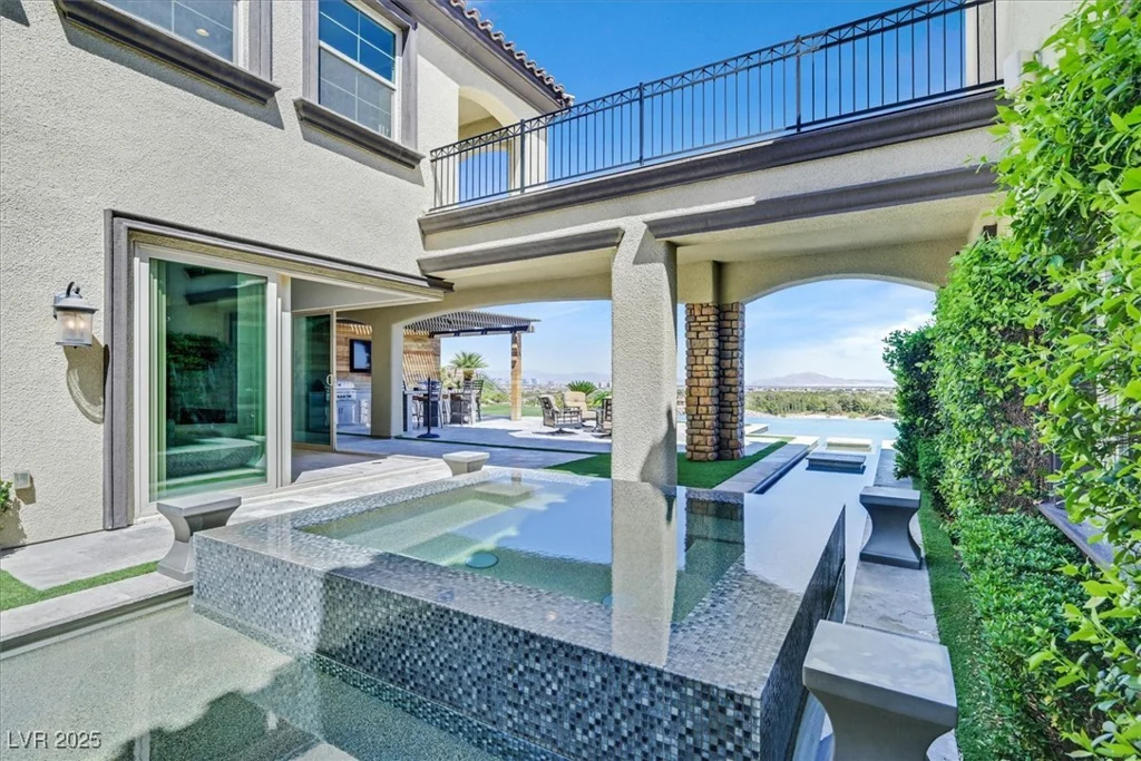 10 Olympia Outlook, Las Vegas, NV 89141