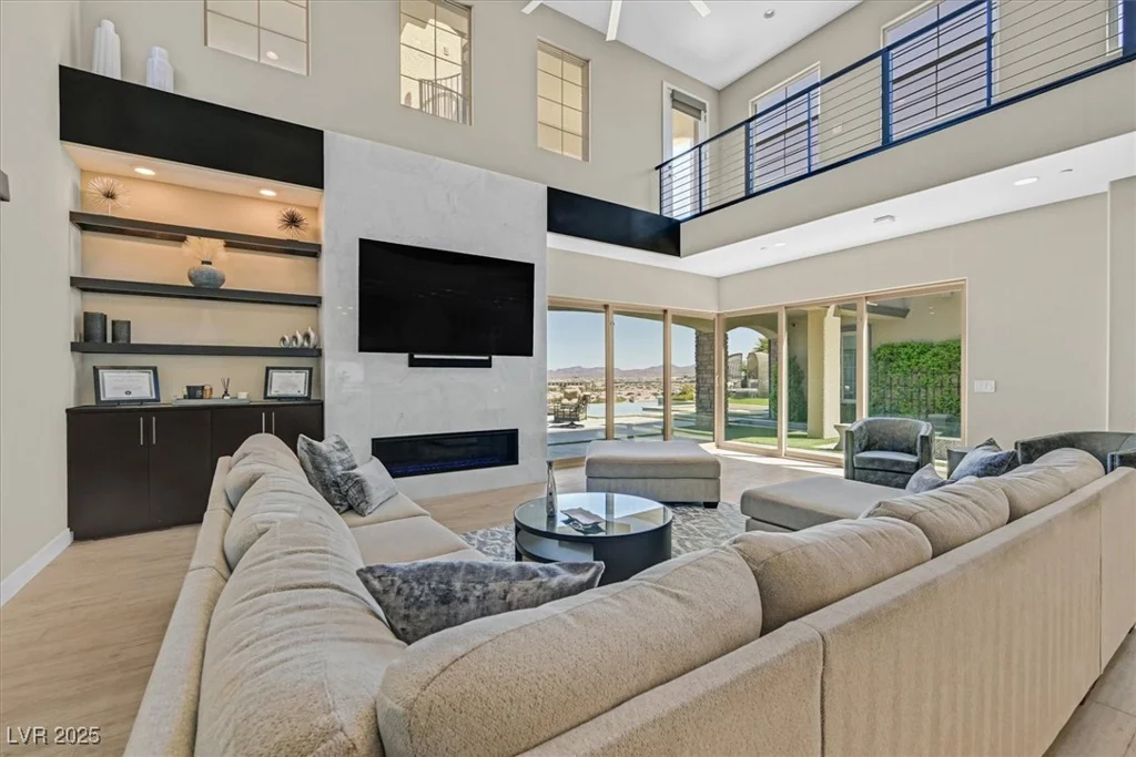 10 Olympia Outlook, Las Vegas, NV 89141