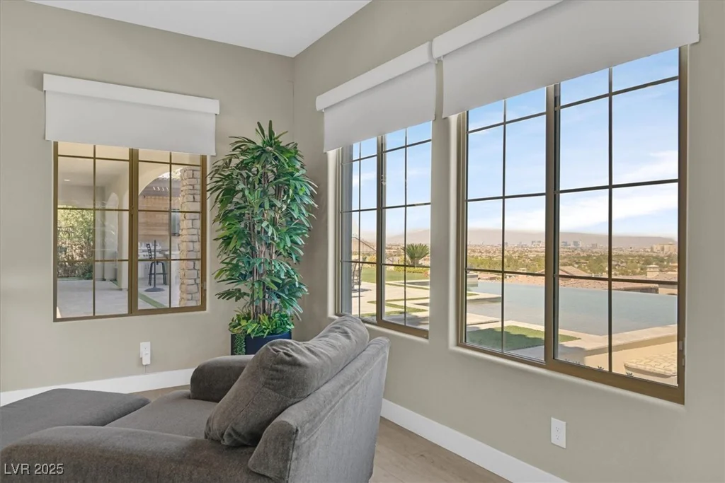 10 Olympia Outlook, Las Vegas, NV 89141