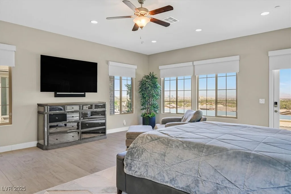 10 Olympia Outlook, Las Vegas, NV 89141
