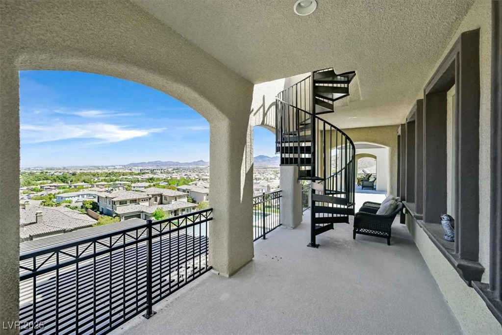 10 Olympia Outlook, Las Vegas, NV 89141