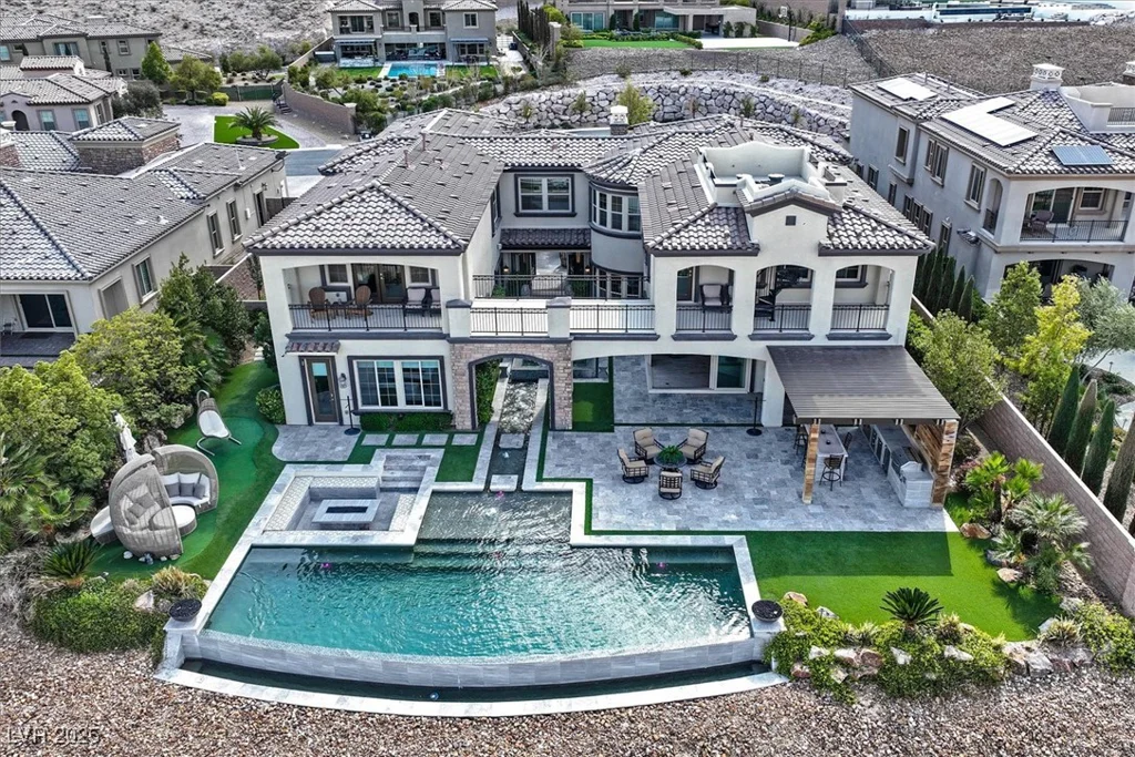 10 Olympia Outlook, Las Vegas, NV 89141