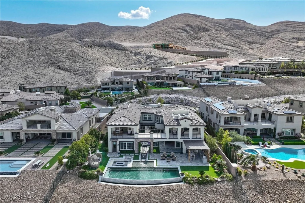 10 Olympia Outlook, Las Vegas, NV 89141