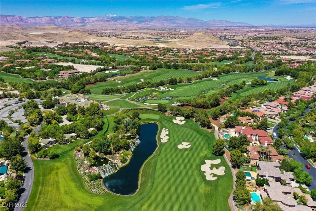 10 Olympia Outlook, Las Vegas, NV 89141