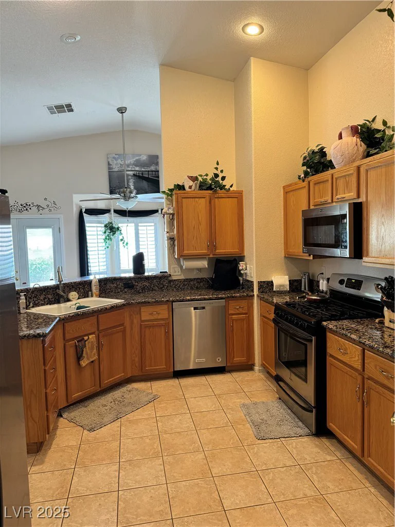 1066 Vanlier, Henderson, NV 89015