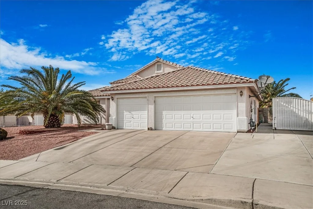 1066 Vanlier, Henderson, NV 89015
