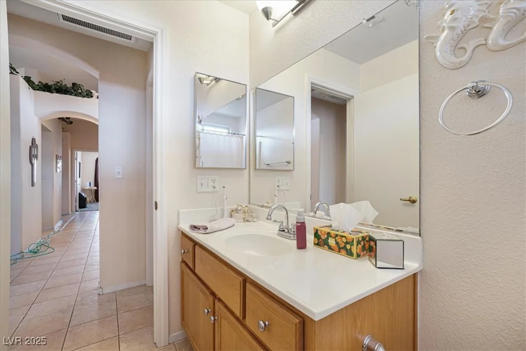1066 Vanlier, Henderson, NV 89015