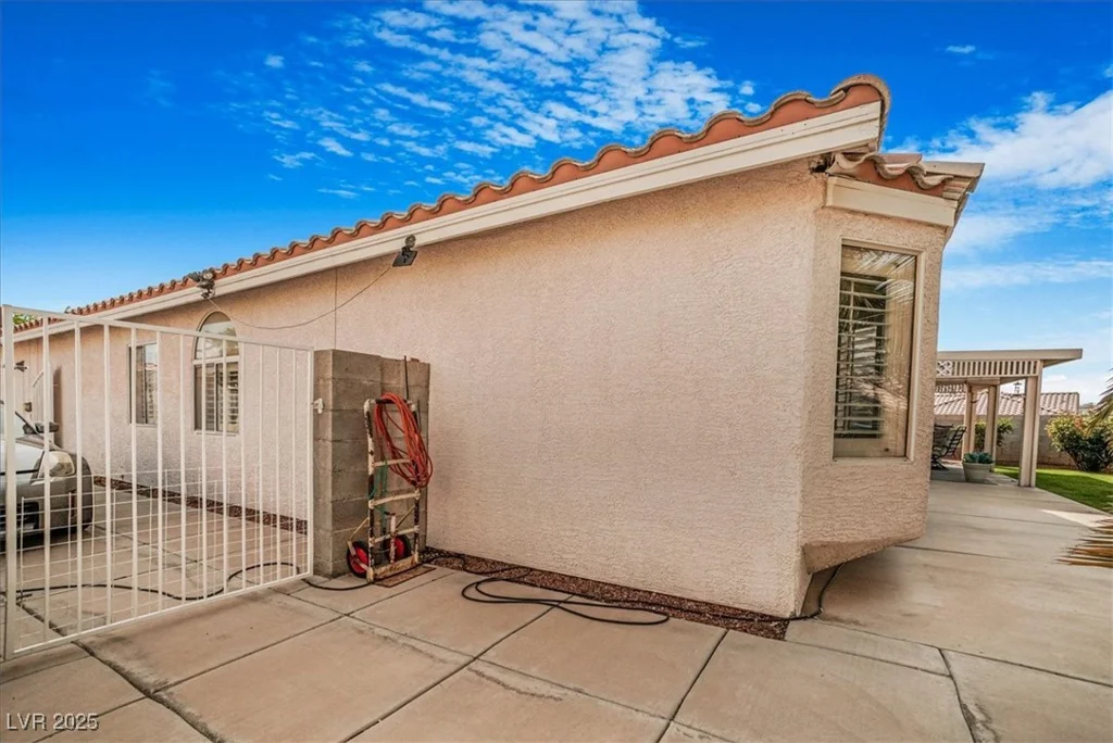 1066 Vanlier, Henderson, NV 89015