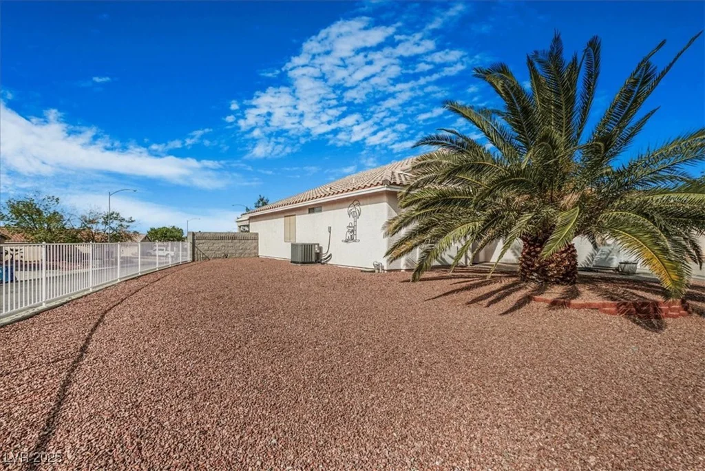 1066 Vanlier, Henderson, NV 89015