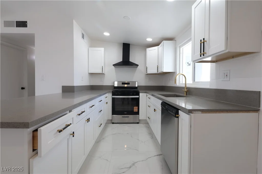 3115 Wright, North Las Vegas, NV 89030