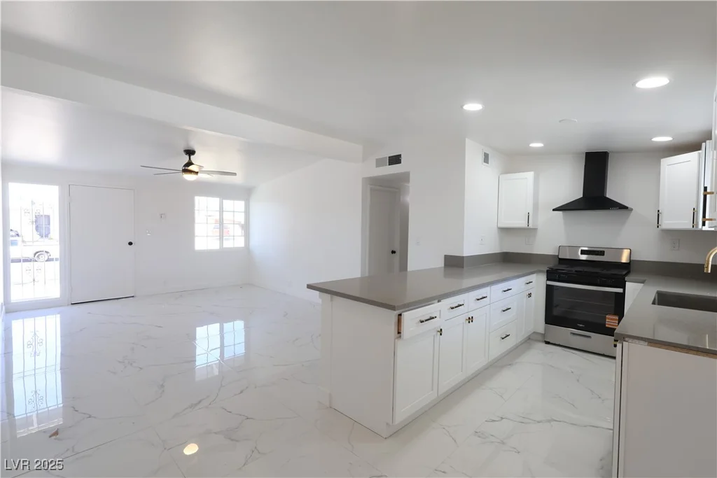 3115 Wright, North Las Vegas, NV 89030