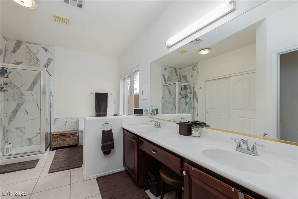 10325 Falls Church, Las Vegas, NV 89144