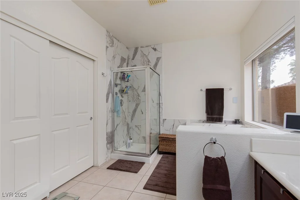 10325 Falls Church, Las Vegas, NV 89144