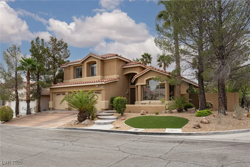 10325 Falls Church, Las Vegas, NV 89144