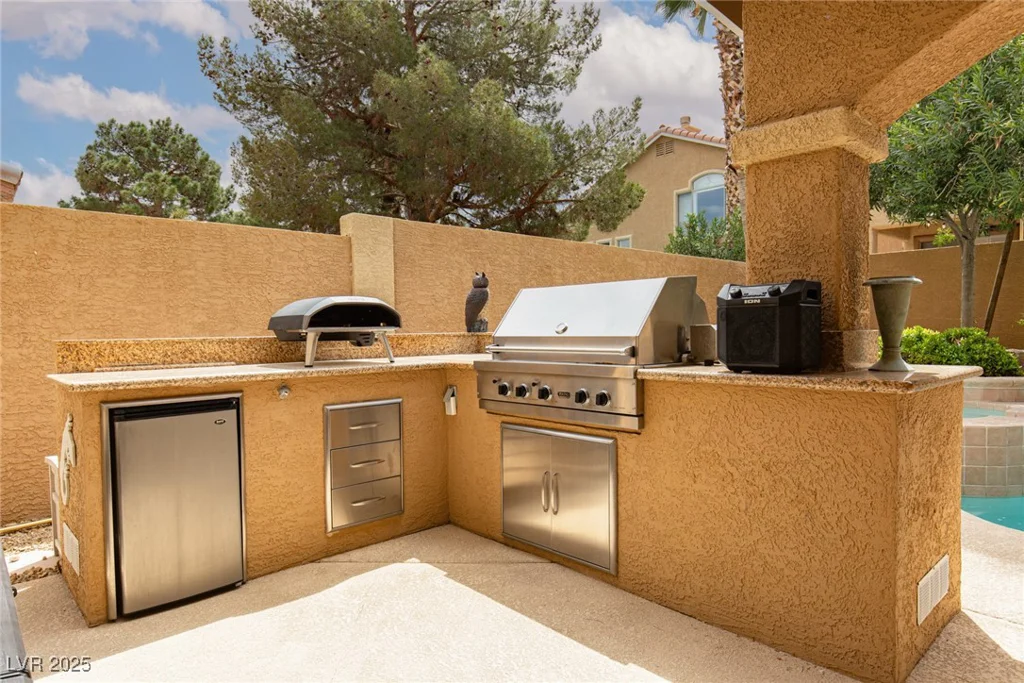 10325 Falls Church, Las Vegas, NV 89144