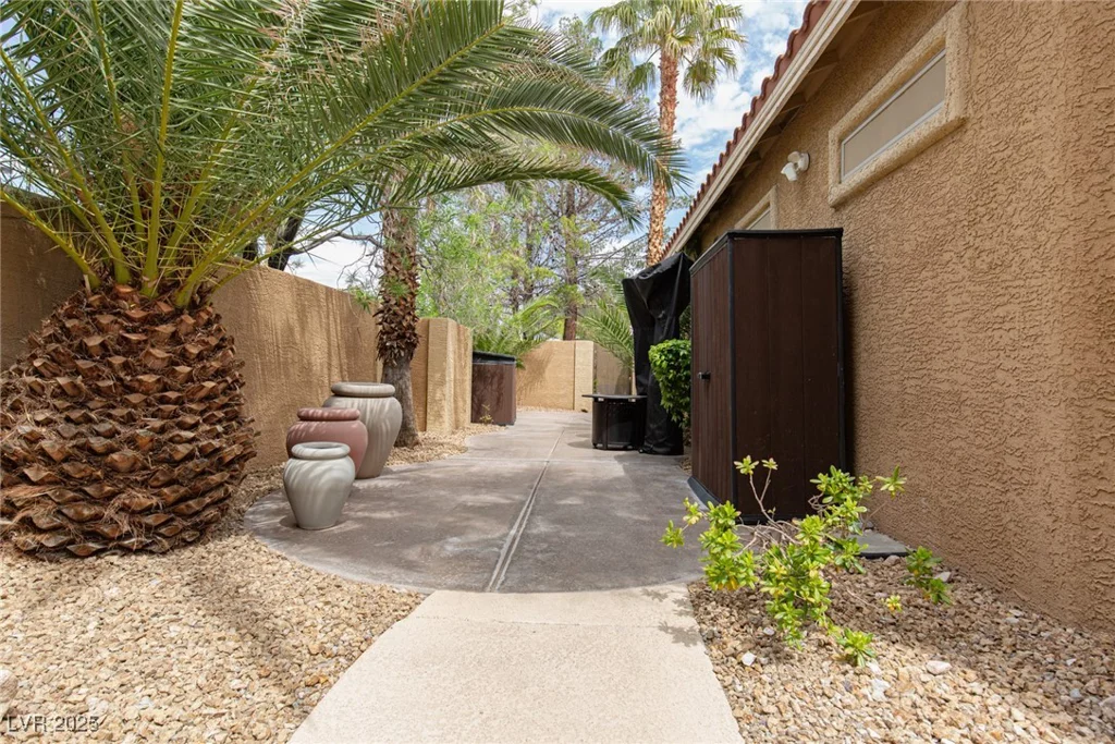 10325 Falls Church, Las Vegas, NV 89144