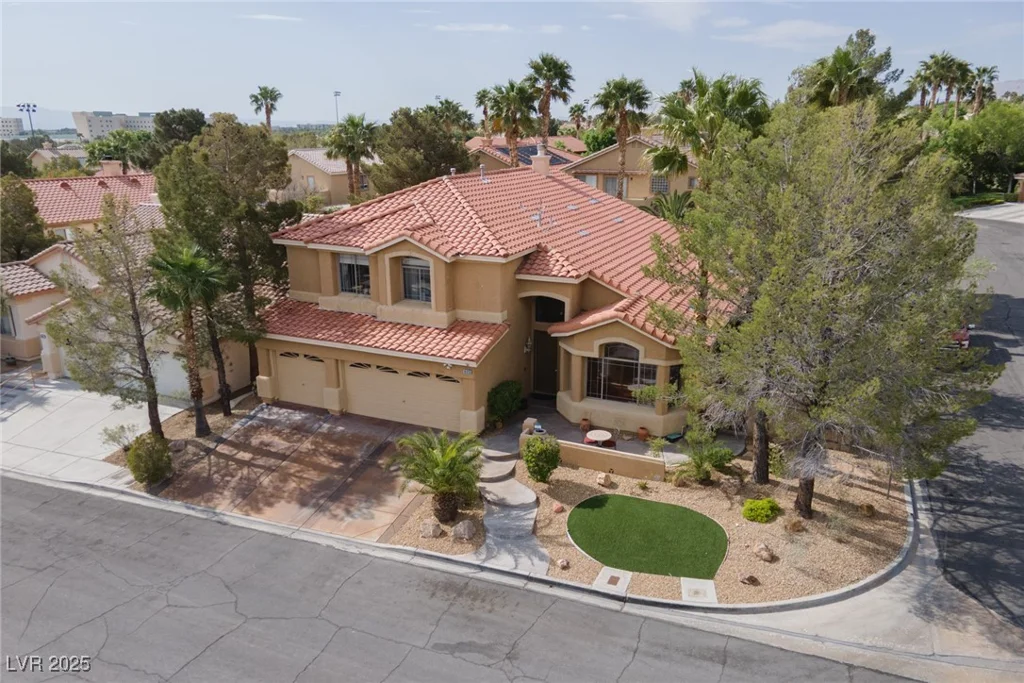 10325 Falls Church, Las Vegas, NV 89144