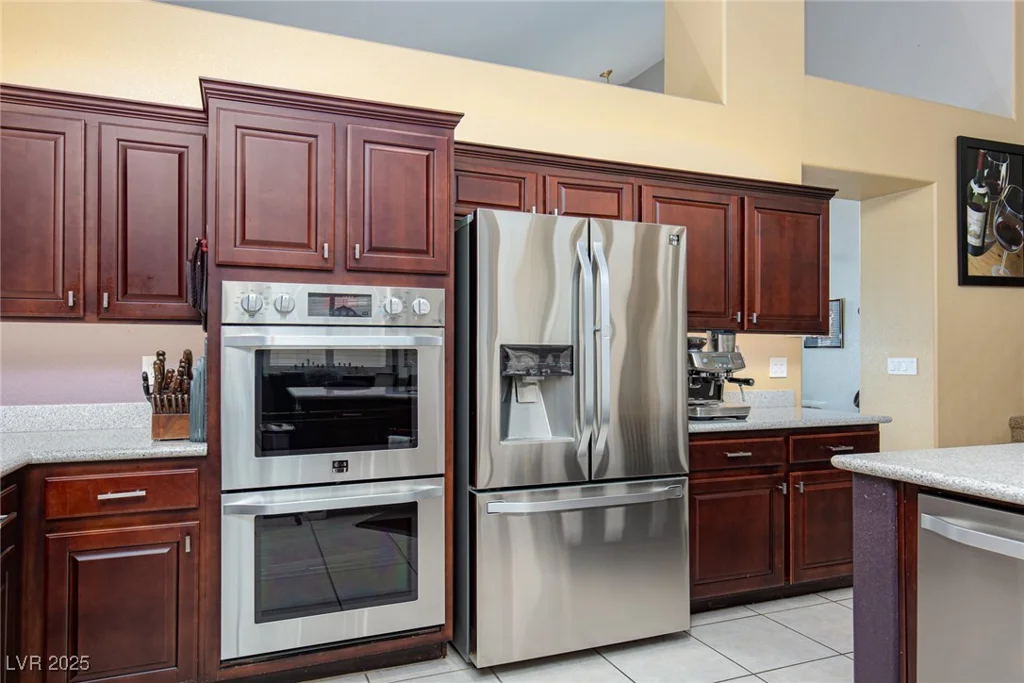 10325 Falls Church, Las Vegas, NV 89144