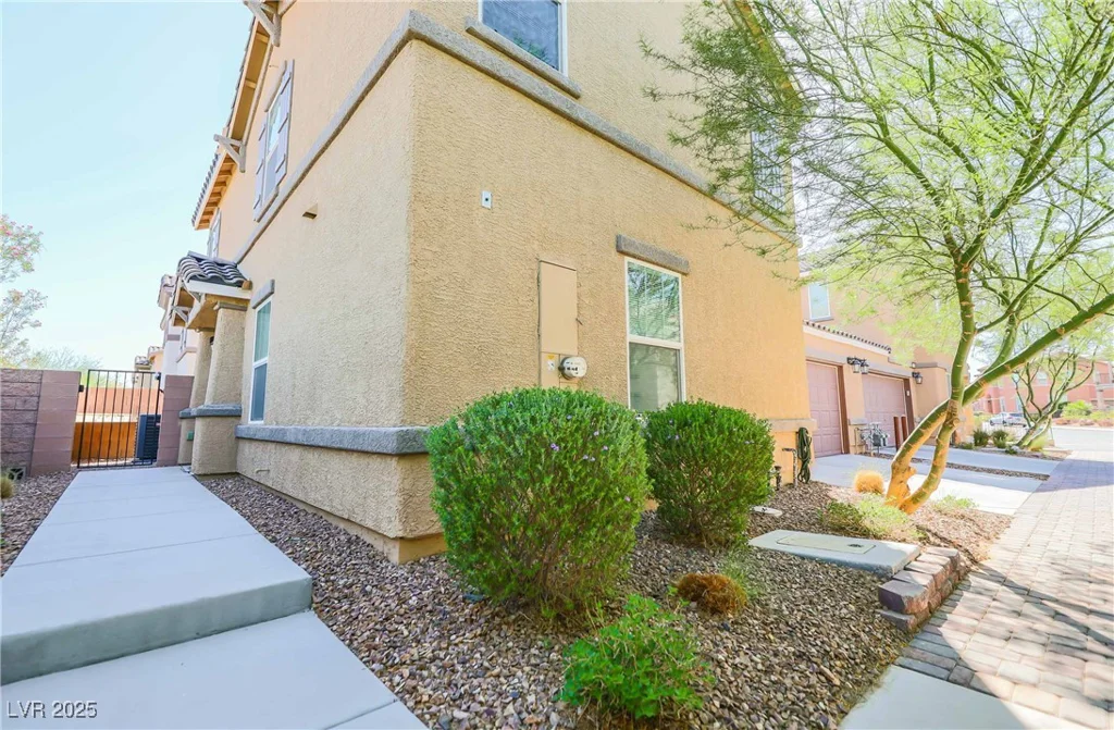 1035 Spotted Saddle, Henderson, NV 89015