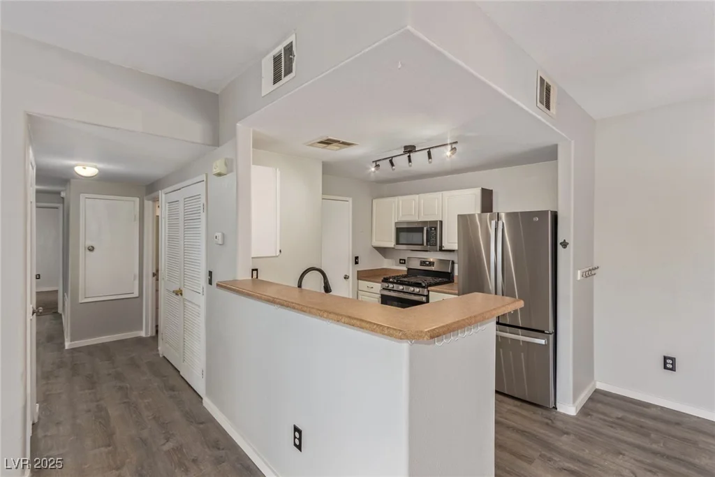 8250 Grand Canyon, Las Vegas, NV 89166