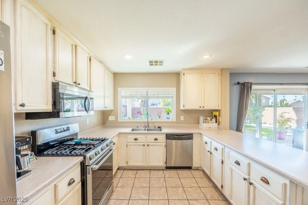 5031 Naff Ridge, Las Vegas, NV 89131