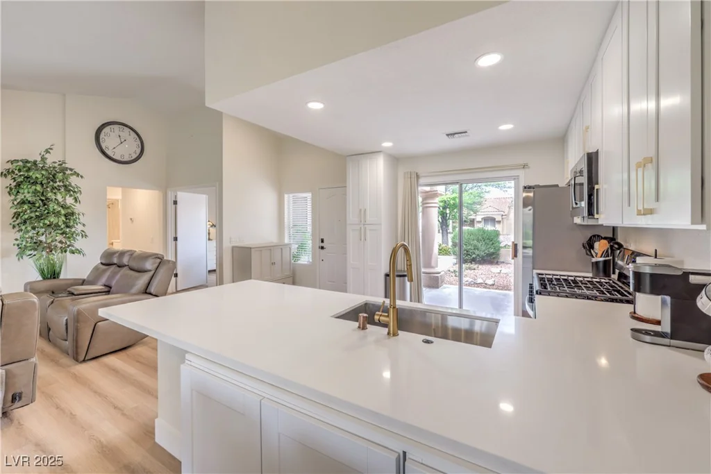 8513 Glenmount, Las Vegas, NV 89134