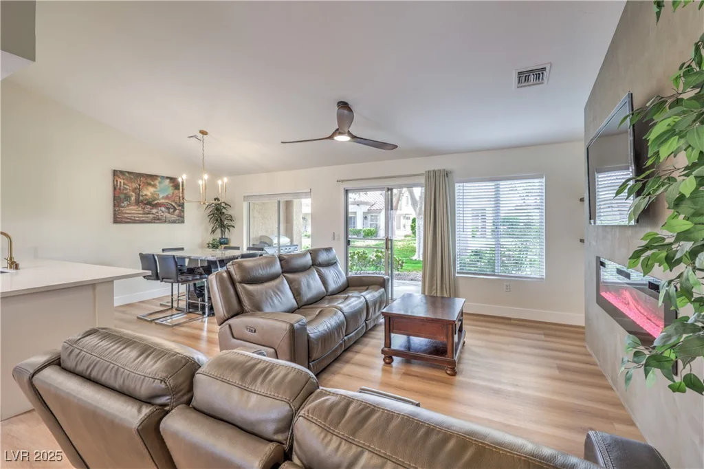 8513 Glenmount, Las Vegas, NV 89134