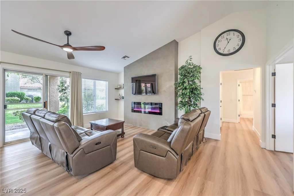8513 Glenmount, Las Vegas, NV 89134