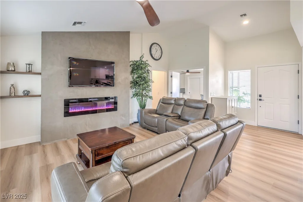 8513 Glenmount, Las Vegas, NV 89134