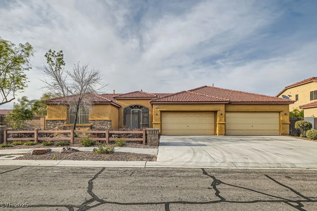 7568 Shadow Estates, Las Vegas, NV 89113
