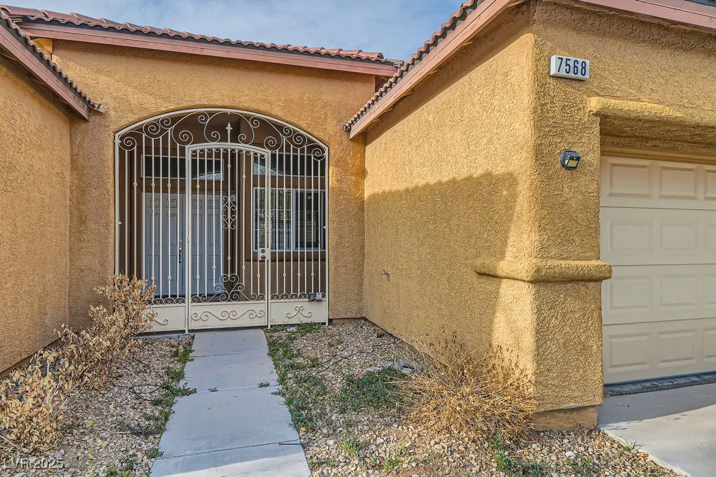 7568 Shadow Estates, Las Vegas, NV 89113