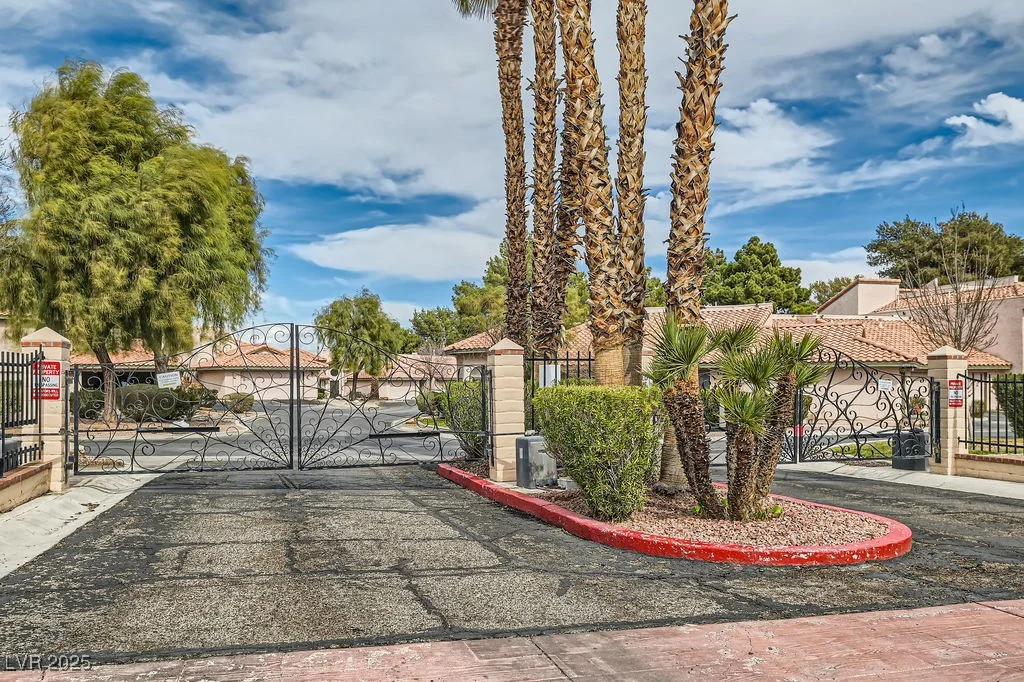 3609 Laguna Del Sol, Las Vegas, NV 89121