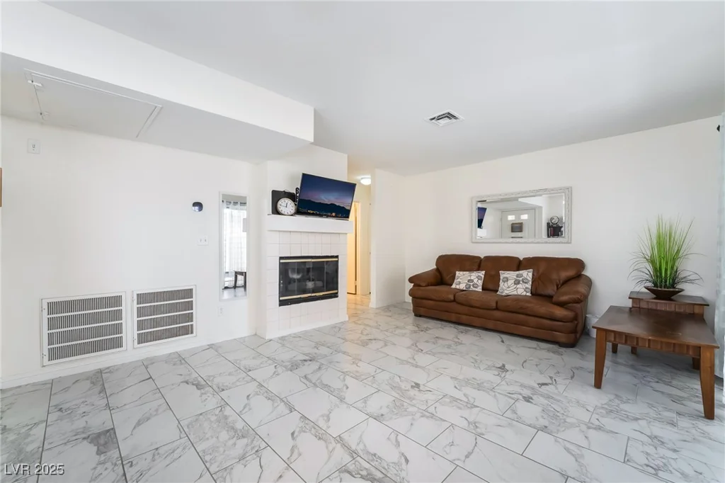 4869 Torrey Pines, Las Vegas, NV 89103