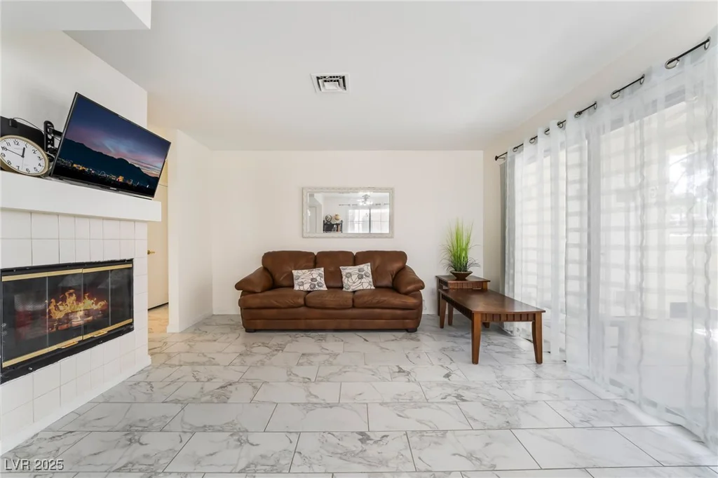 4869 Torrey Pines, Las Vegas, NV 89103