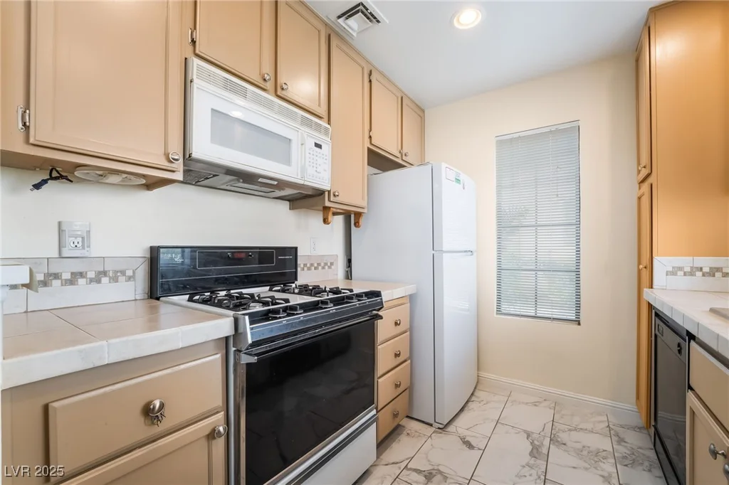 4869 Torrey Pines, Las Vegas, NV 89103