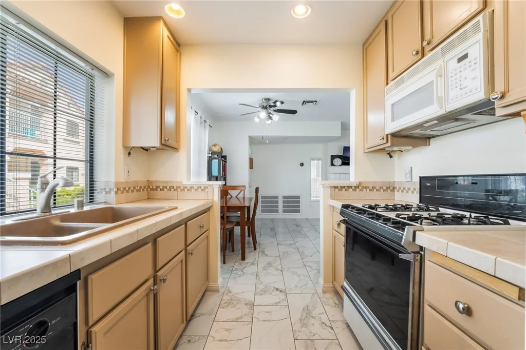 4869 Torrey Pines, Las Vegas, NV 89103