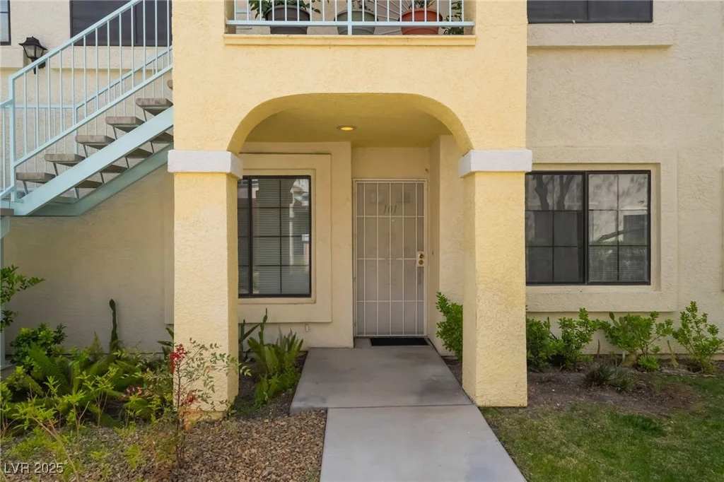 4869 Torrey Pines, Las Vegas, NV 89103