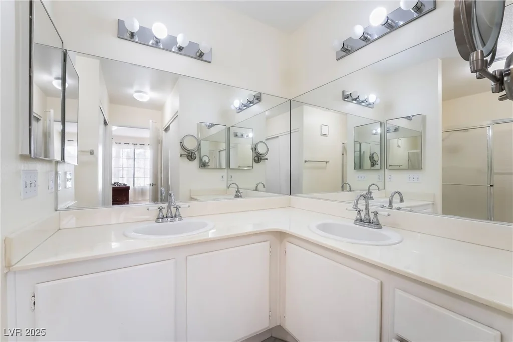 4869 Torrey Pines, Las Vegas, NV 89103