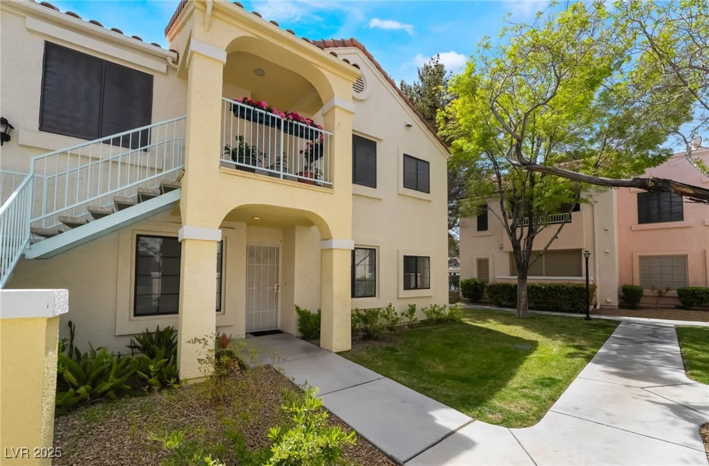 4869 Torrey Pines, Las Vegas, NV 89103