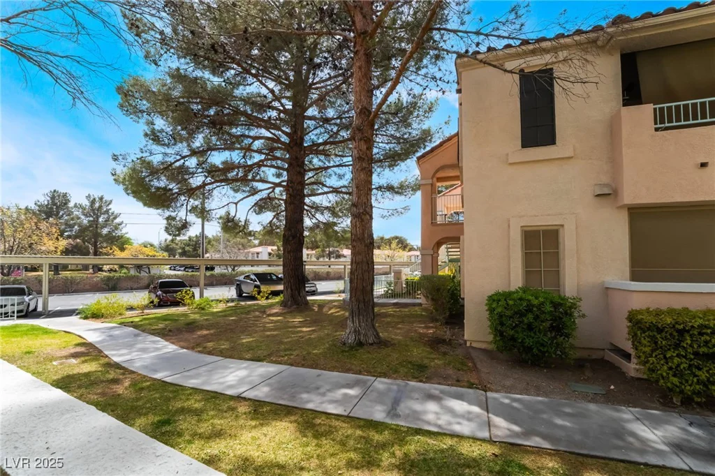 4869 Torrey Pines, Las Vegas, NV 89103