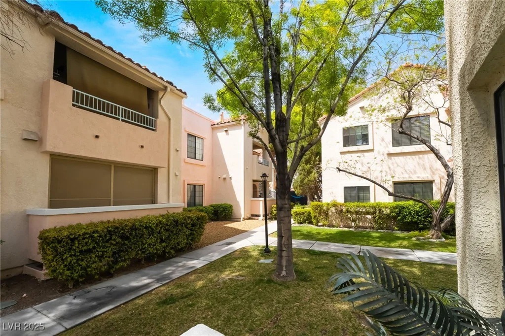 4869 Torrey Pines, Las Vegas, NV 89103